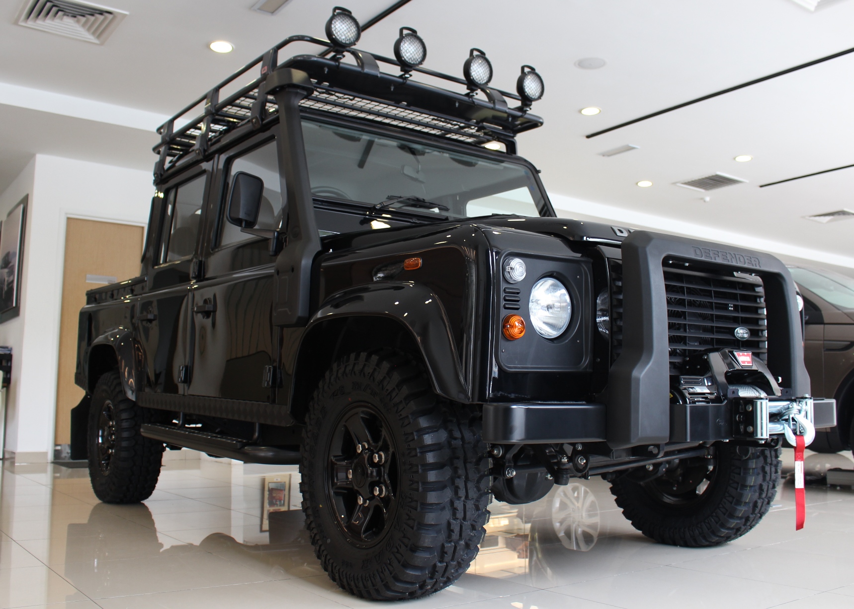 Land Rover Defender Limited Edition Launched - kensomuse